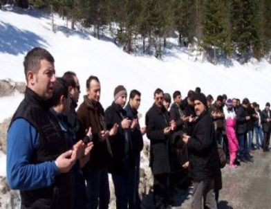 Umsad, Şehit Polis Memurunu Unutmadı