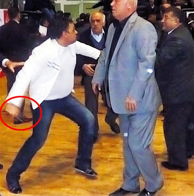 CHP kongresinde kanlı bıçaklı kavga