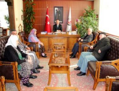 Huzurevi Sakinleri Başkan Ali Erdoğan’ı Ziyaret Etti