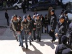 Silahlı Suç Örgütü İddiasıyla Gözaltına Alınan 15 Kişi Adliyeye Sevk Edildi