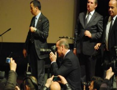 Başbakan Erdoğan Bu Kez Objektifin Arkasına Geçti