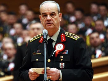 Darbe palanından haberi yok.