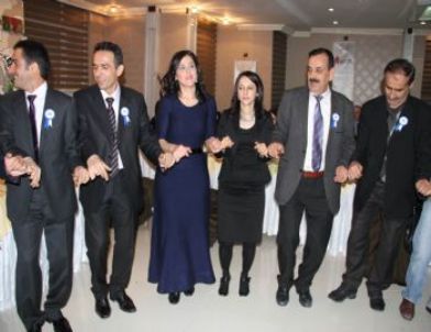 Hakkari'de Halaylı Vergi Töreni