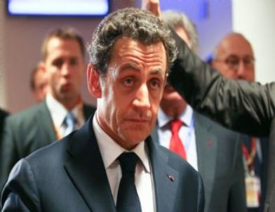 Sarkozy'e Yumurtalı Saldırı