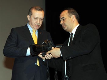 Objektifte ustalar vardı