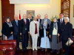 ALI ÇETIN - Eskişehir'de Huzurevlerinde Kalan Yaşlılar Vali Koçdemir'i Makamında Ziyaret Ettiler
