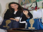 EDA TAŞPINAR - İkoncan Eda Taşpınar, Çanta Şeklindeki Pastayı Kesmeye Kıyamadı