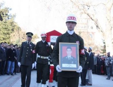 İsparta Şehidini Son Yolculuğuna Tekbirlerle Uğurladı