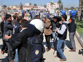 Mersin'deki Nevruz Gerginliğinde 22 Gözaltı
