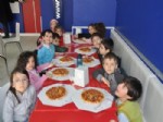 DOMINOS PIZZA - Minik GKV'liler Pizza Yapımını Öğrendi