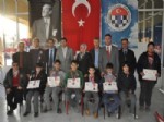 HAMZA KAYA - Okul Sporları Küçükler Satranç Turnuvası Sona Erdi