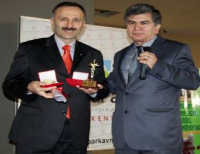 TTKD'dan İhlas Kolejine Altın Marka Ödülü