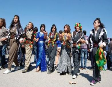 Leyla Zana Şehit Asker ve Polisler Üzerinden Başbakan'ı Eleştirdi