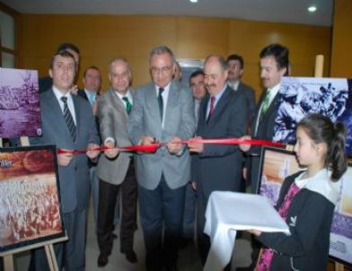 Öğrencilerden “Çanakkale Zaferi” Resim Sergisi