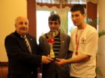 MUSTAFA TALHA GÖNÜLLÜ - Türkiye Kick Boks Şampiyonundan Üniversiteye Ziyaret