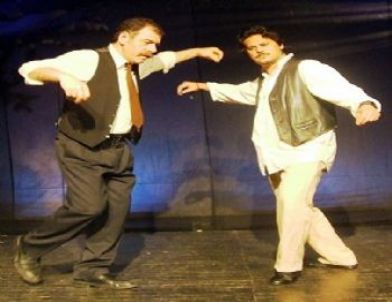 İzmir Tiyatro Günleri, Uluslararası Boyuta Taşınıyor