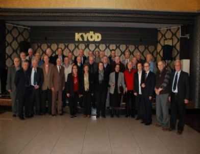 60 Yıllık Sıra Arkadaşları Bir Araya Geldi