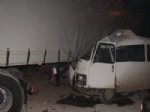 İzmir'de Trafik Kazası: 9 Yaralı