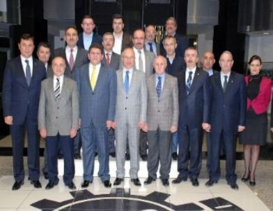 'Sanayicimiz Artık Markalaşmaya Önem Vermelidir'