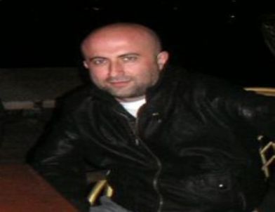 Yüzlerce kişinin gözü önünde kendini 5. kattan aşağı attı