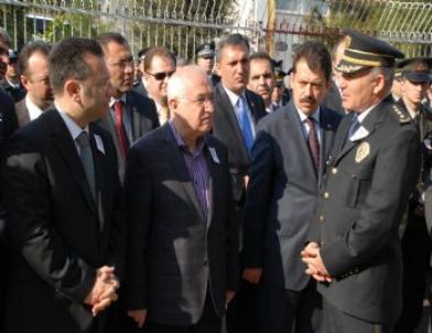 Cemil Çiçek, Samsun'da Asayiş Şube Müdürünün Cenaze Törenine Katıldı