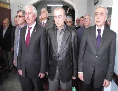 Chp Karapürçek’te Çarşaf Liste İle Kongreye Gitti