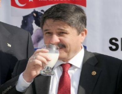 Manisa’da Öğrencilere Haftalık 150 Bin Litre Süt Dağıtılacak