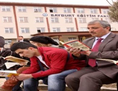 Bayburt'ta 81 İlle Aynı Anda Kitap Okundu