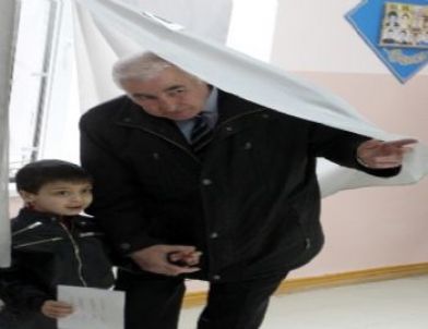 Güney Osetya’da Seçim İkinci Tura Kaldı