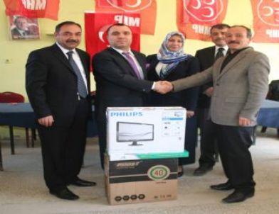 İş Adamından MHP Kuluncak İlçe Teşkilatı'na Bilgisayar