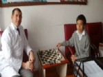 FAIK GÜNGÖR - Kaman Alparslan İlköğretim Okulu Satranç Turnuvasında Birinci Oldu