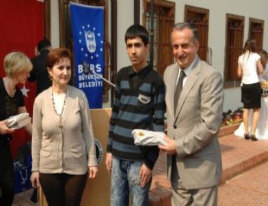 Kitap Kurtları Ödüllendirildi