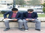 MEHMET TANıR - Meydanda 30 Dakika Kitap Okudular