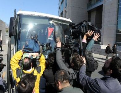 Avrupa Şampiyonluğu Kupasını Aziz Yıldırım'a Getirdiler