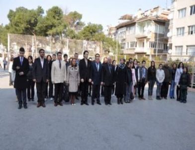 Dünya Tiyatrolar Günü Manisa'da Kutlandı