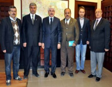 HAS Parti Eskişehir İl Teşkilatı Odunpazarı Belediye Başkanı Burhan Sakallı'yı Ziyaret Etti