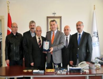 Karanfil’e Teşekkür Plaketi