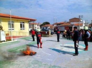 Eynesil Çok Programlı Lisesi'nde Yangın ve Kurtarma Tatbikatı