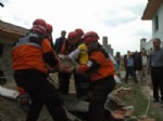 KOCADERE - Göçük Altında Kalan İşçi Uzun Uğraşlar Sonucu Kurtarıldı