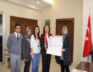 Nevşehir Üniversitesi Gastronomi Festivalinden Madalya İle Döndü