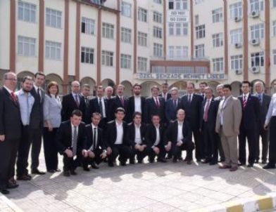 AK Partili Vekillerden Şehzade Mehmet Koleji'ne Ziyaret