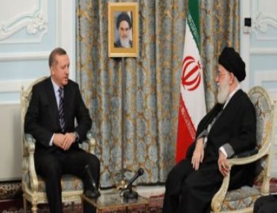 Hamaney: Bölgedeki Gelişmeler İslam ve Müslümanlardan Yana