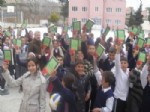 NOTEBOOK - Kula'da Öğrencilere, Hz. Muhammet'in Hayatını Anlatan Kitaplar Dağıtıldı