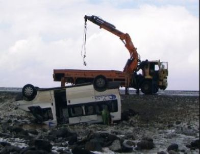 Öğretmenleri Taşıyan Servis Aracı Devrildi: 16 Yaralı