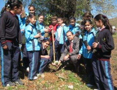 Sema Koleji Öğrencileri Sevgi ve Barış Fidanı Dikti