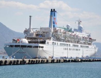 Sezonun İlk Gemisi Alanya’da Demirledi