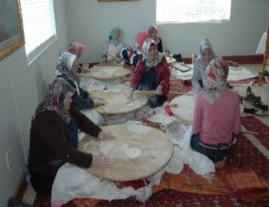 Teksas’taki Nevruz’da Gökkuşağı Renkleri
