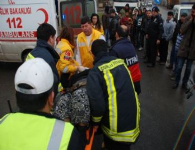 Çorlu'da Trafik Kazası: 2 Yaralı