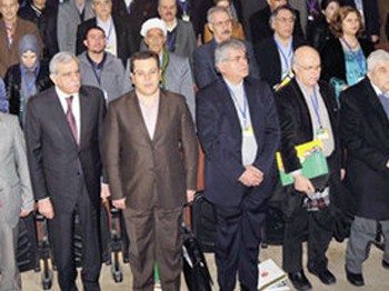 Kürtçe konferansında Kürtçe marş okuyup şov yaptılar