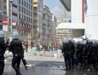 Kızılay Eylemleri Esnafı Mağdur Ediyor